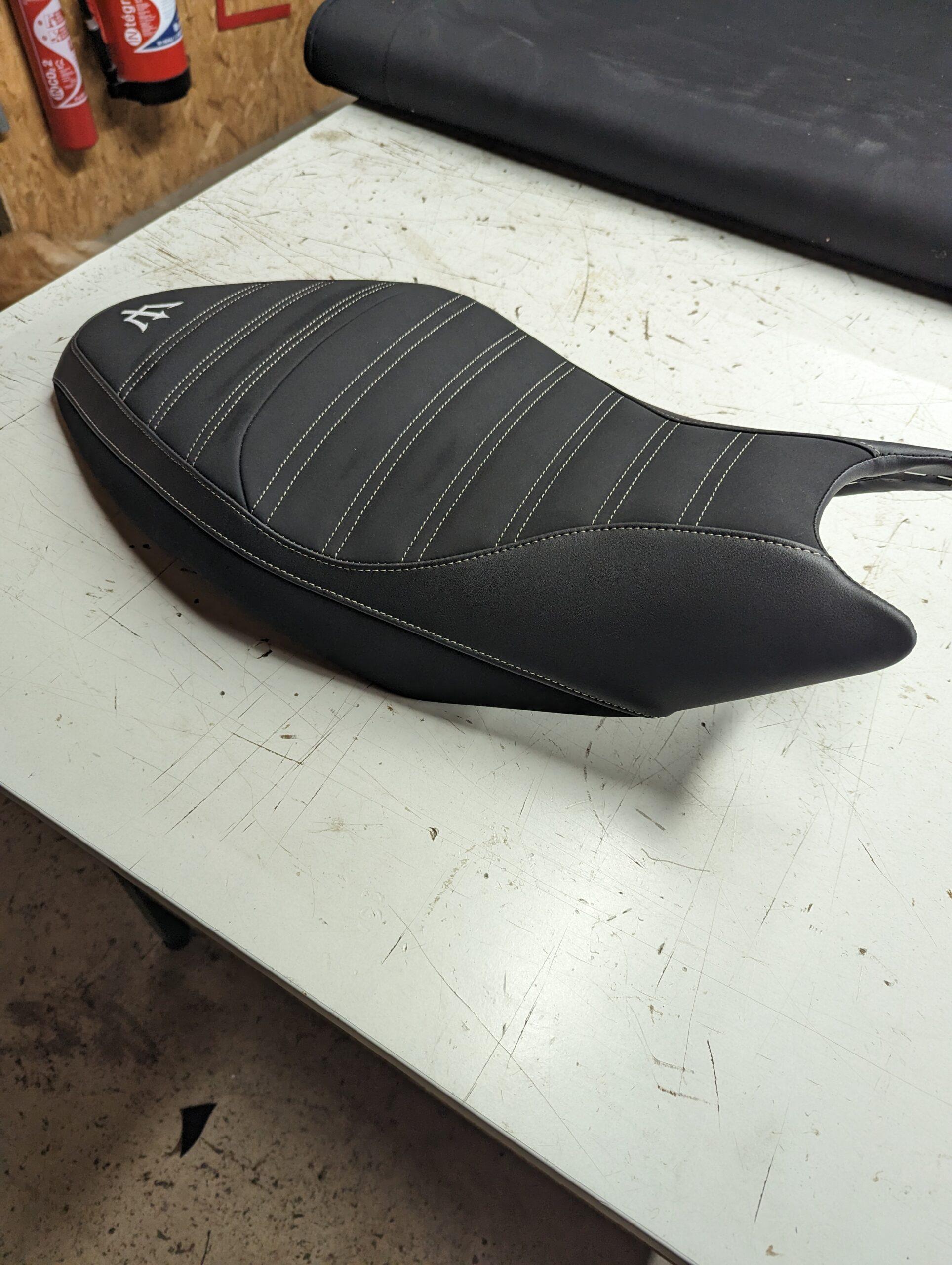 Sacoche Selle Moto Triumph Trident 660 2021-2024 - Grande Capacité, étanche, Style Rétro